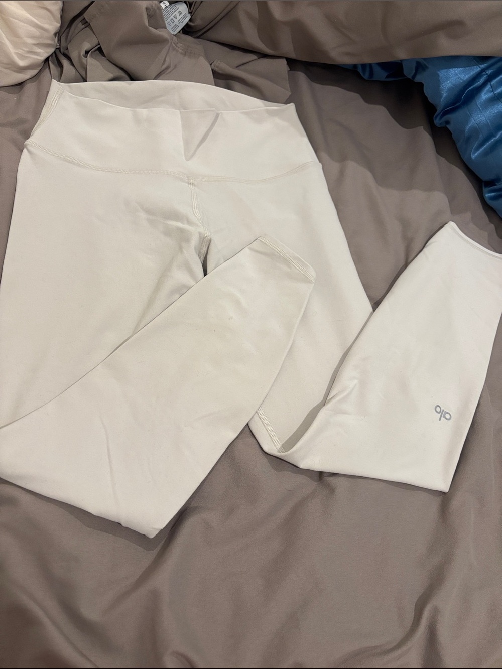Alosoft 7/8 bone leggings
